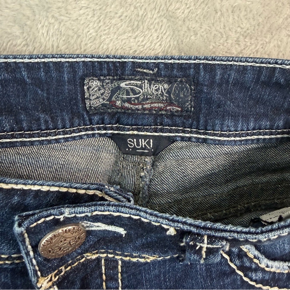Silver Suki Bootcut Dark Wash Embroidered Jeans Women’s 30 - Picture 7 of 12